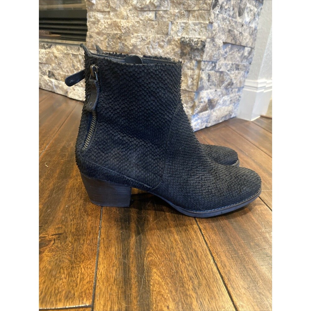 Paul Green Booties Textured Suede Black Size 8